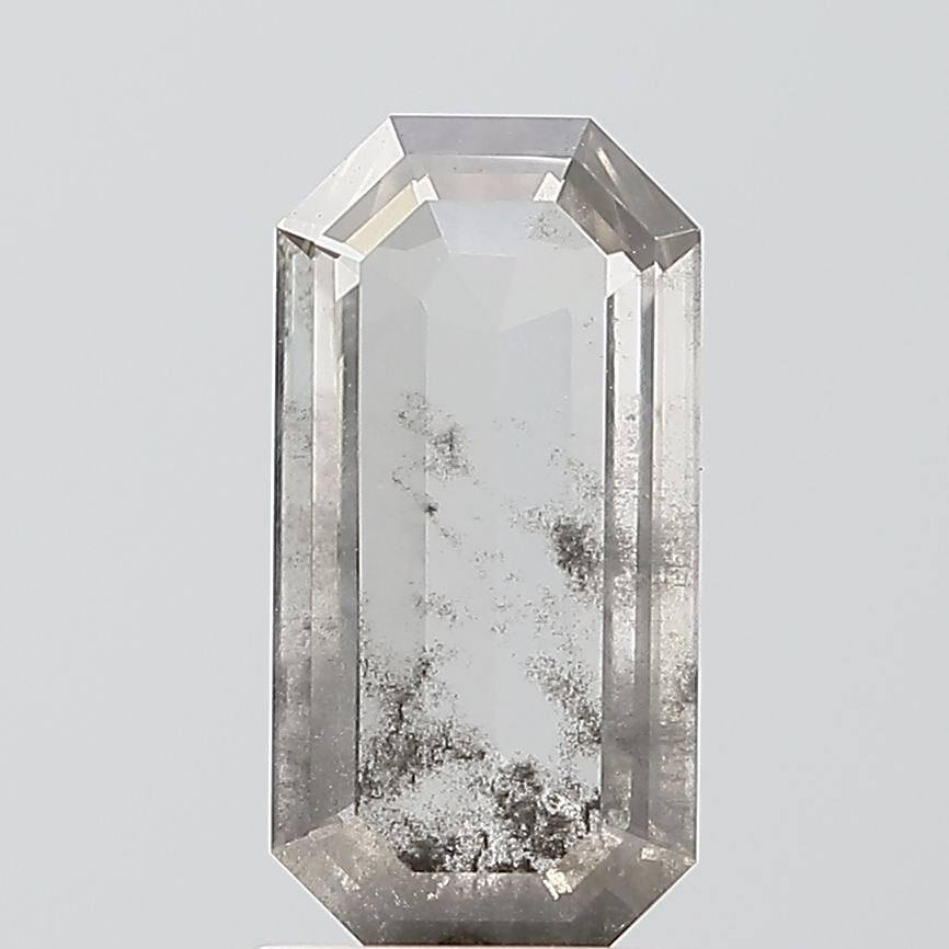 Diamant de laboratoire Salt & Pepper taille émeraude avec inclusions sombres – Exquisite Lab Diamonds Paris
