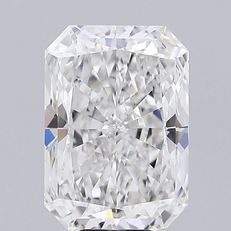 8.00ct Radiant Lab Grown Diamond (Colour F, Clarity VVS2, IGI Certified)