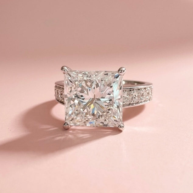 Bague sur mesure - Diamant princesse de laboratoire 5,07 carats - or gris 18K