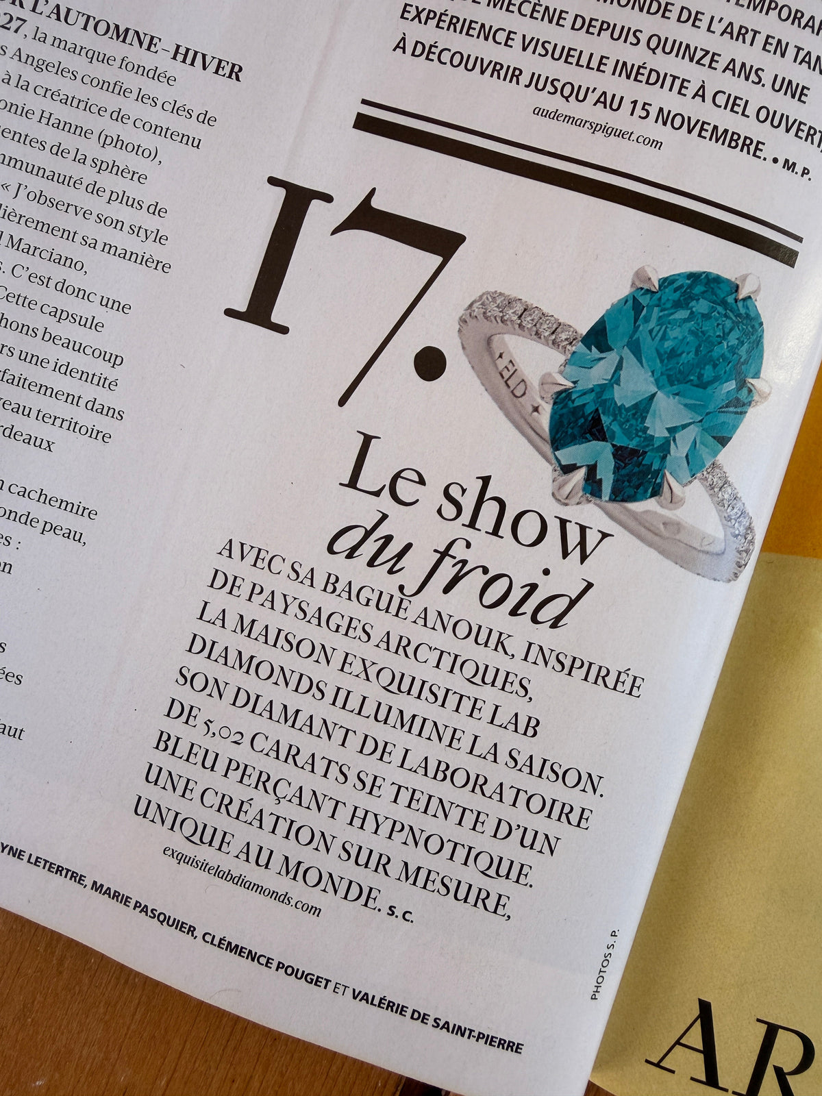 Page de Madame Figaro, rubrique « Le show du froid », consacrée à la bague ANOUK : diamant de laboratoire bleu Fancy Vivid de 5,02 ct