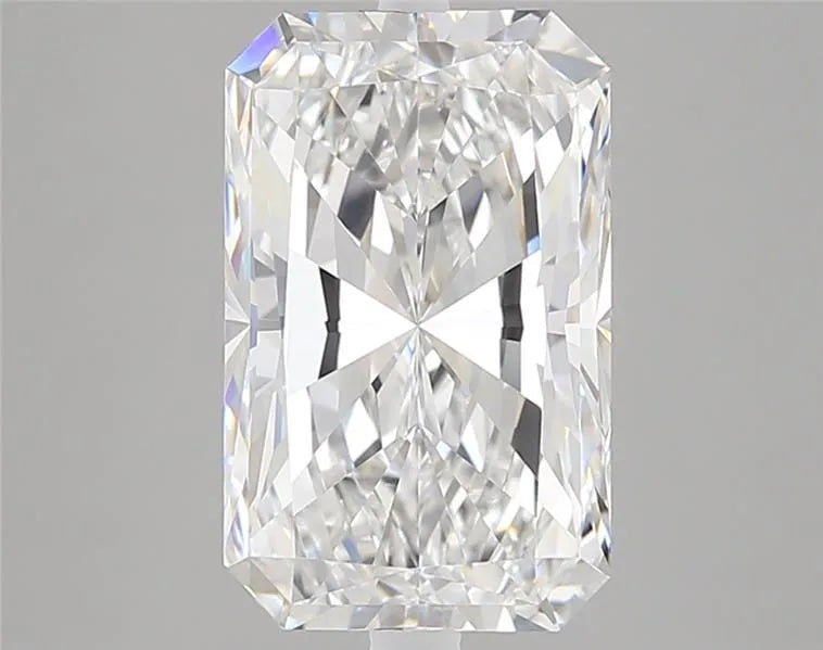 3.09ct Radiant Lab Grown Diamond (Colour D, Clarity VVS1, IGI Certified)