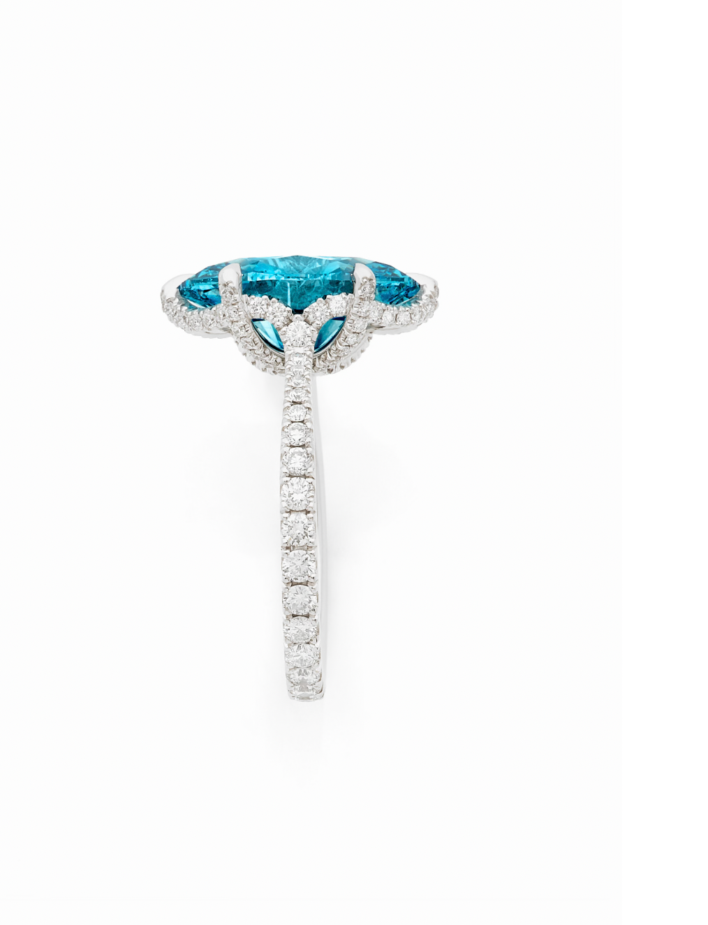 Bague sur mesure Anouk - diamant de laboratoire ovale 5 carats - Fancy Vivid Blue - Maison française Exquisite Lab Diamonds