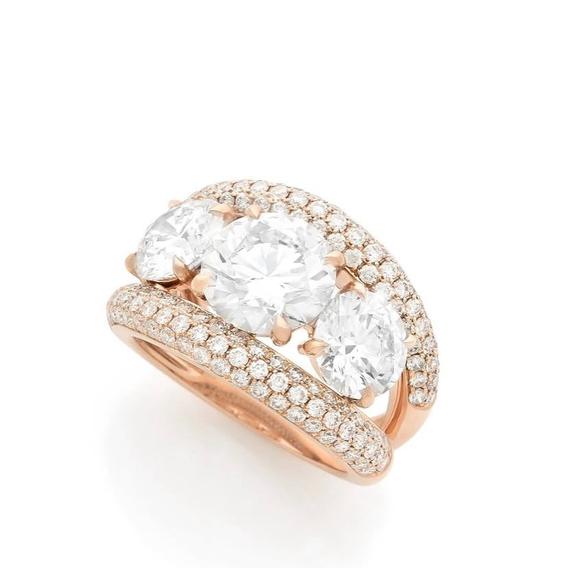 Bague sur mesure en or rouge 18K sertie de trois diamants de laboratoire ronds de couleur D - Exquisite Lab Diamonds Paris -