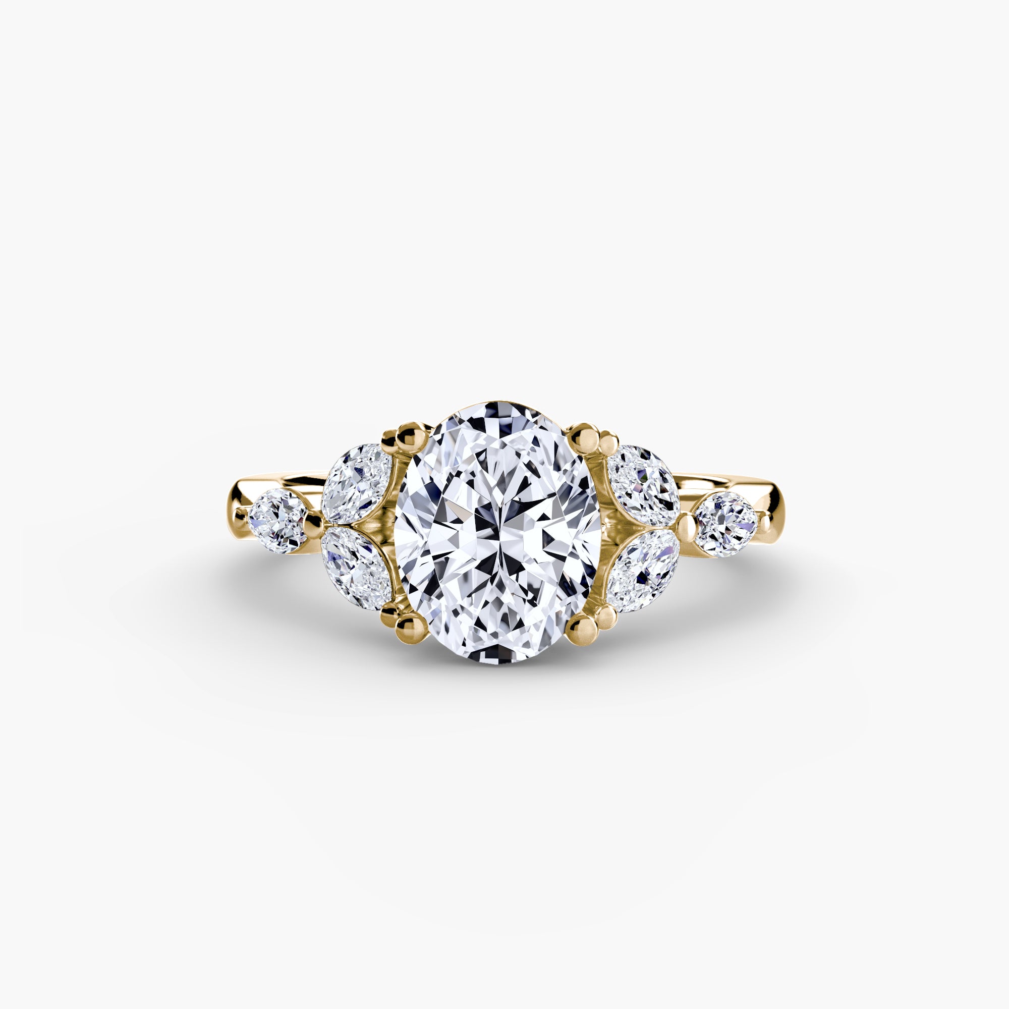 Bague Bryne en or jaune et diamants de laboratoire ovales à personnaliser. Exquisite Lab Diamonds Paris