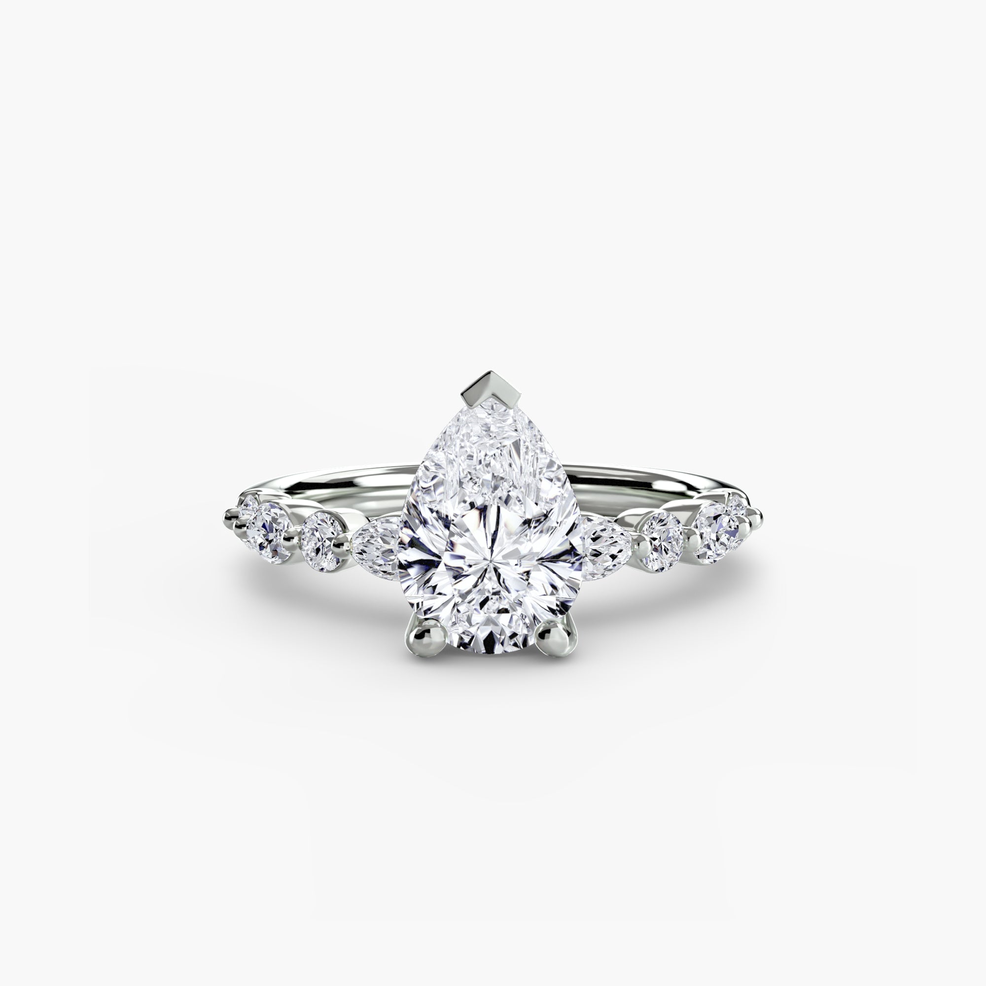 Bague solitaire Olya personnalisée avec la Maison Exquisite Lab Diamonds - en diamant de laboratoire poire et or 18K ou platine