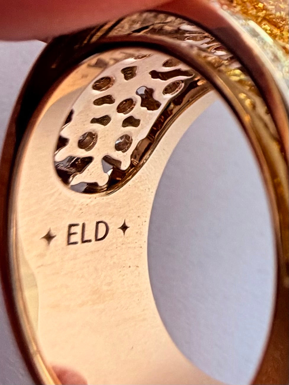 Signature gravée de la Maison française  Exquisite Lab Diamonds 